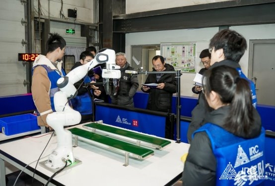 四大赛道沉浸式竞技！2025智能机器人大赛圆满收官(图4)