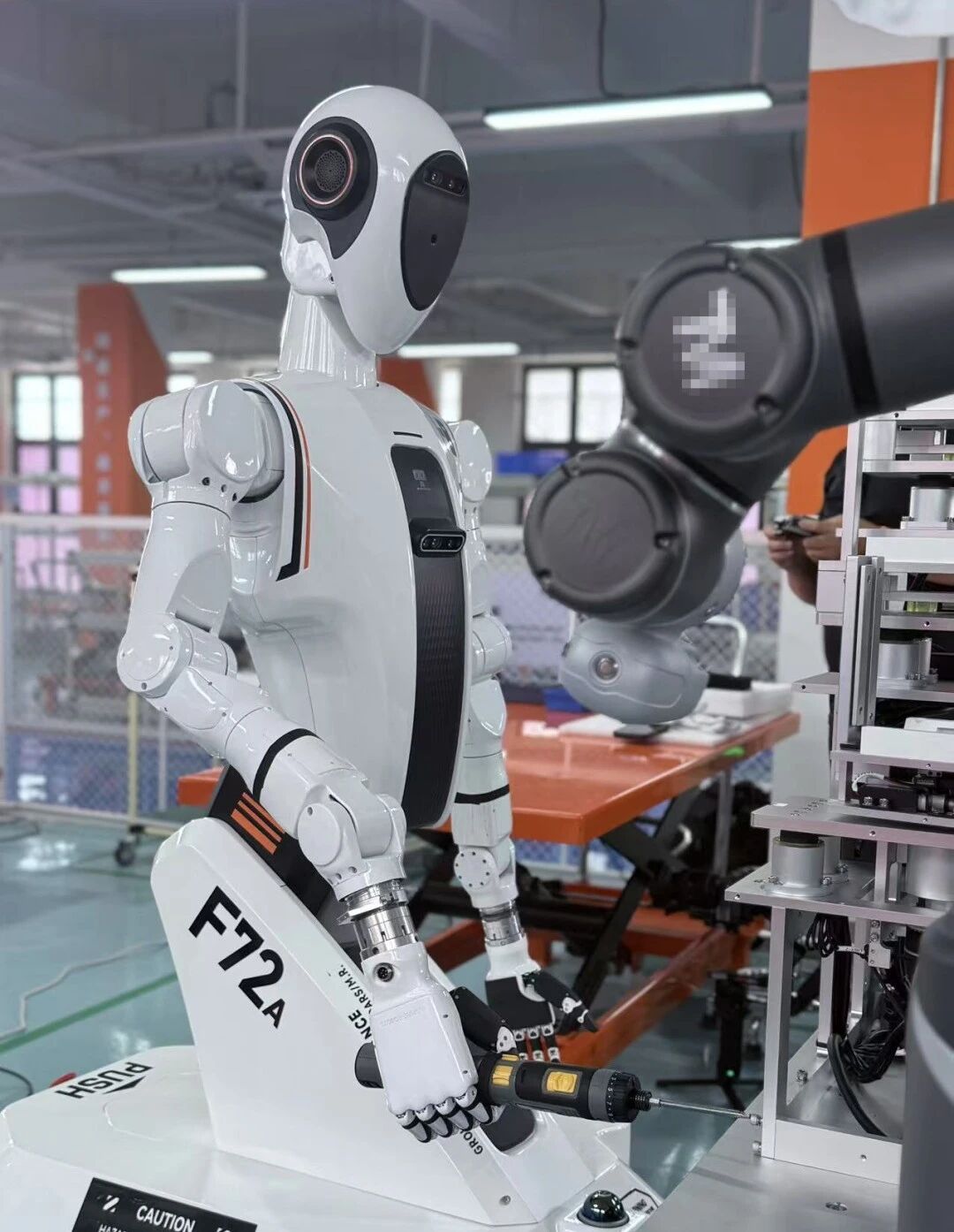 优艾智合机器人强势入围2025 IERA大奖(图2) 优艾智合机器人强势入围2025 IERA大奖(图2)