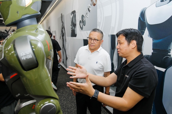 场景化落地部署人形机器人将超2000台，众擎机器人与多伦科技达成战略合作(图4)
