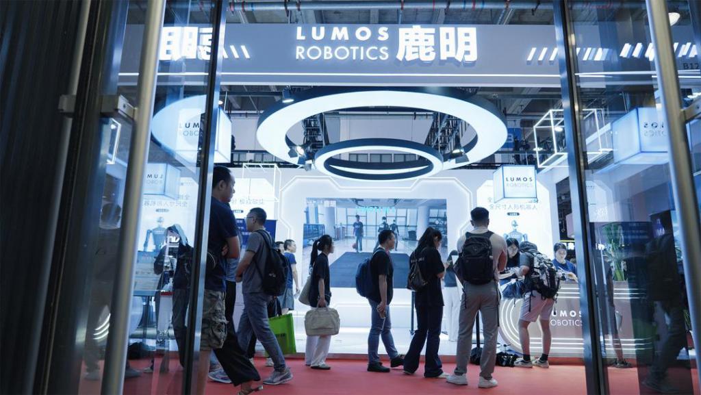 WRC2025 上的“颠覆者样本”:生而成熟的鹿明机器人(图1) WRC2025 上的“颠覆者样本”:生而成熟的鹿明机器人(图1)