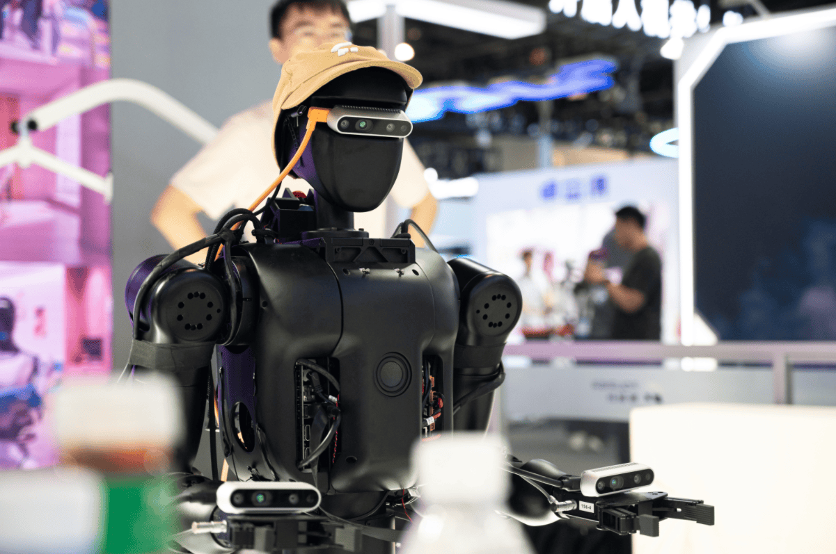 世界机器人大会|千诀科技荣膺“最具投资价值奖”,超长时程自主决策促动机器人应用空间跃升(图4) 世界机器人大会|千诀科技荣膺“最具投资价值奖”,超长时程自主决策促动机器人应用空间跃升(图4)