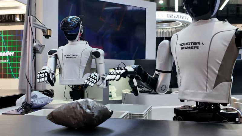 星动纪元具身智能 “六边形战士” 亮相WRC,全能实力Slay全场(图3) 星动纪元具身智能 “六边形战士” 亮相WRC,全能实力Slay全场(图3)