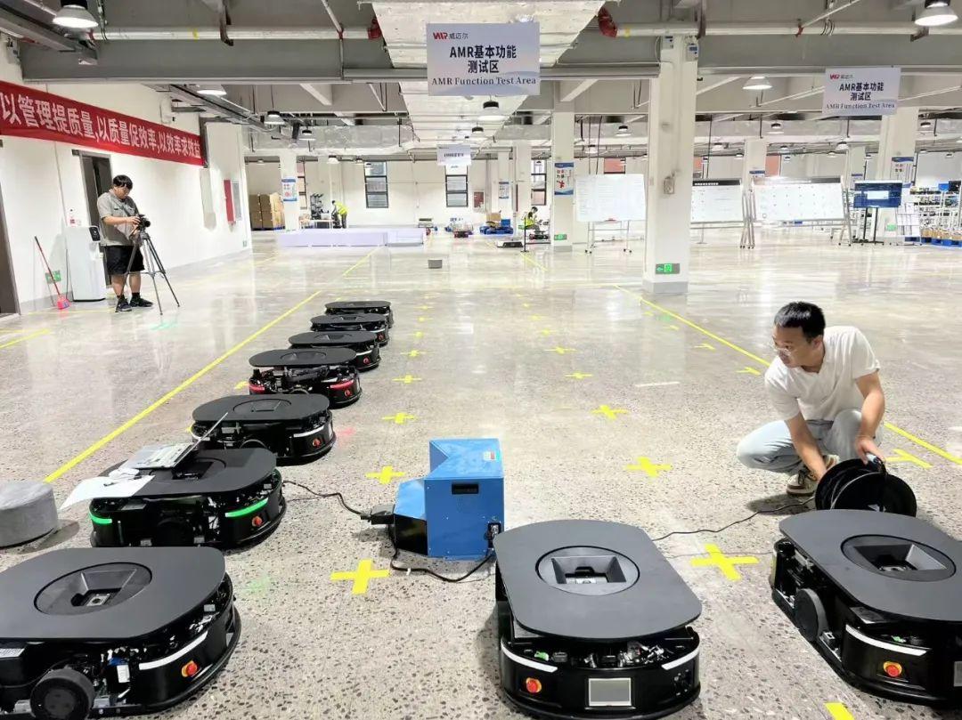 “贵安造”机器人实现全线投产(图2) “贵安造”机器人实现全线投产(图2)