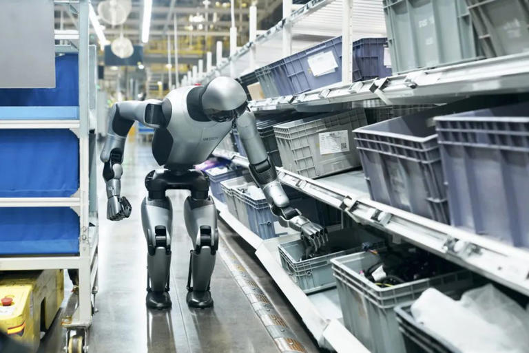 优必选推出人形机器人Walker S2：高1米76，可7×24小时不间断作业(图3)