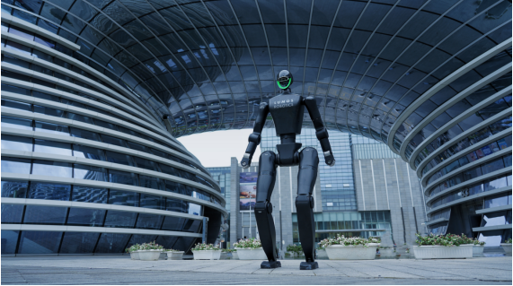 中国智造新高度：Lumos鹿明机器人全球首创“1秒起身”人形机器人(图1)