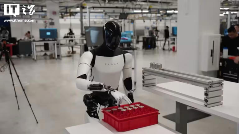 曝特斯拉暂停人形机器人生产，修改设计(图1)