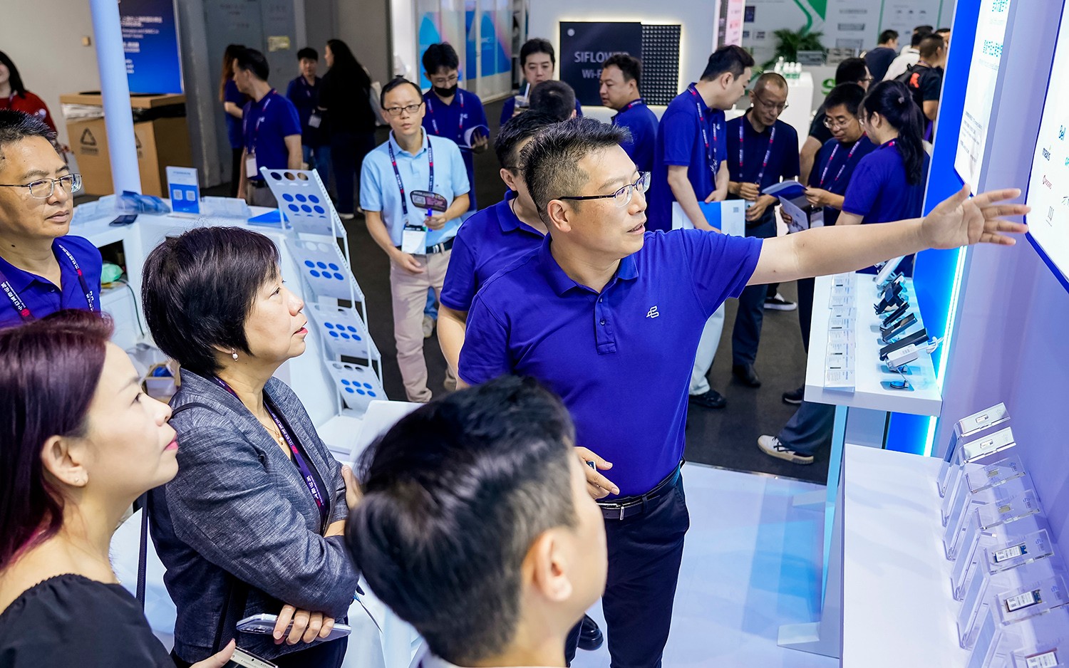 途鸽科技闪耀2025MWC:创新vSIM解决方案,重构全球连接新范式(图3) 途鸽科技闪耀2025MWC:创新vSIM解决方案,重构全球连接新范式(图3)