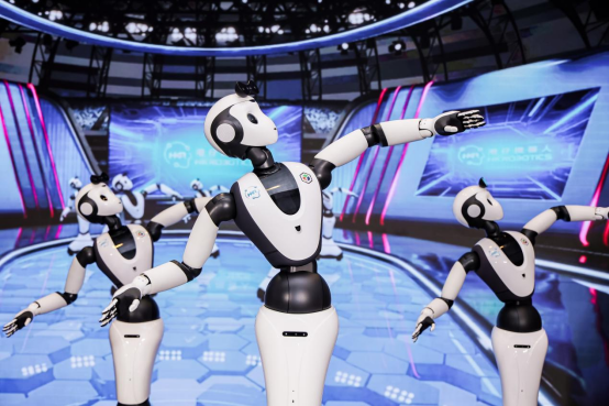 香港首家具身智能人形机器人公司落地!港仔机器人成功举办行业论坛和品牌战略启幕式(图5) 香港首家具身智能人形机器人公司落地!港仔机器人成功举办行业论坛和品牌战略启幕式(图5)
