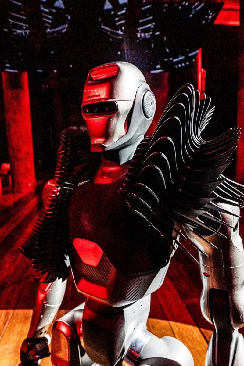 深圳人形机器人“超模”首秀濮院(图6) 深圳人形机器人“超模”首秀濮院(图6)