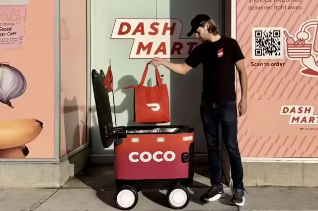送餐公司 DoorDash 在美国市场推出自动化机器人外卖服务,已接入近 600 家商户(图1) 送餐公司 DoorDash 在美国市场推出自动化机器人外卖服务,已接入近 600 家商户(图1)
