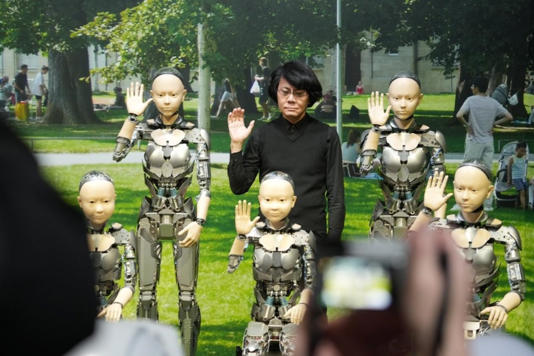 专访日本“机器人工学第一人”石黑浩:人形机器人市场形成最快还需5年 专访日本“机器人工学第一人”石黑浩:人形机器人市场形成最快还需5年(图1)