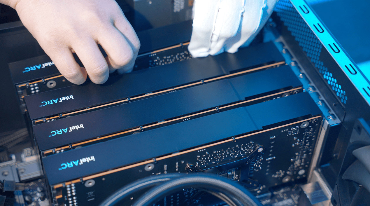 大模型一体机塞进这款游戏卡,价格砍掉一个数量级(图1)