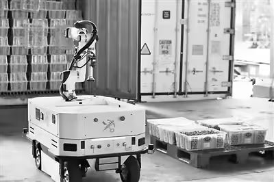 全国首个,深圳海关智能查验机器人引入“满血版”DeepSeek-R1(图1) 全国首个,深圳海关智能查验机器人引入“满血版”DeepSeek-R1(图1)