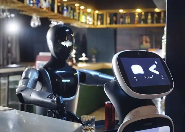 探索更多应用场景,浦东人形机器人企业又有新动作(图1) 探索更多应用场景,浦东人形机器人企业又有新动作(图1)