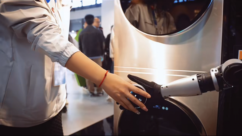 洗护行业被机器人撞了一下腰!这样的科技cp你见过吗?(图2) 洗护行业被机器人撞了一下腰!这样的科技cp你见过吗?(图2)