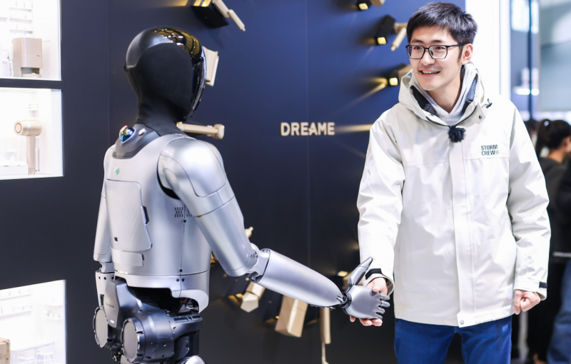 魔法原子官宣:3月26日举办2025场景战略发布会 揭晓人形机器人全场景应用蓝图(图2) 魔法原子官宣:3月26日举办2025场景战略发布会 揭晓人形机器人全场景应用蓝图(图2)