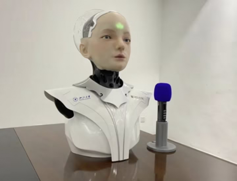 浙大研发可“变脸”仿生易容面具:无痕切换 8 种脸型、真人和机器人都能用(图1) 浙大研发可“变脸”仿生易容面具:无痕切换 8 种脸型、真人和机器人都能用(图1)