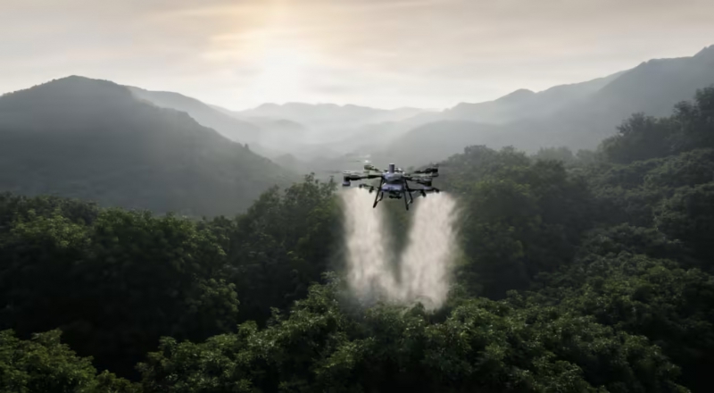 农业农村部部长韩俊:我国农业无人机保有量超 20 万架、作业面积超 4 亿亩(图1) 农业农村部部长韩俊:我国农业无人机保有量超 20 万架、作业面积超 4 亿亩(图1)