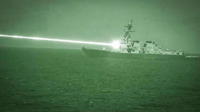 美国海军利用人工智能训练激光武器对付无人机(图1) 美国海军利用人工智能训练激光武器对付无人机(图1)