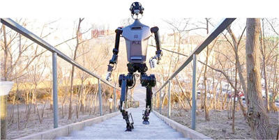 人形机器人挑战成功(图1)