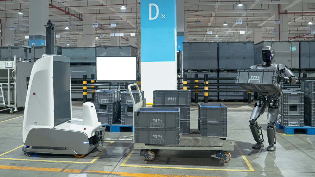 “新春第一会”吹响号角！优必选人形机器人赋能万亿产业集群(图2)