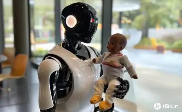 计划今年生产1万部Optimus机器人 Elon Musk：未来每部售价可低至2万美元(图1)