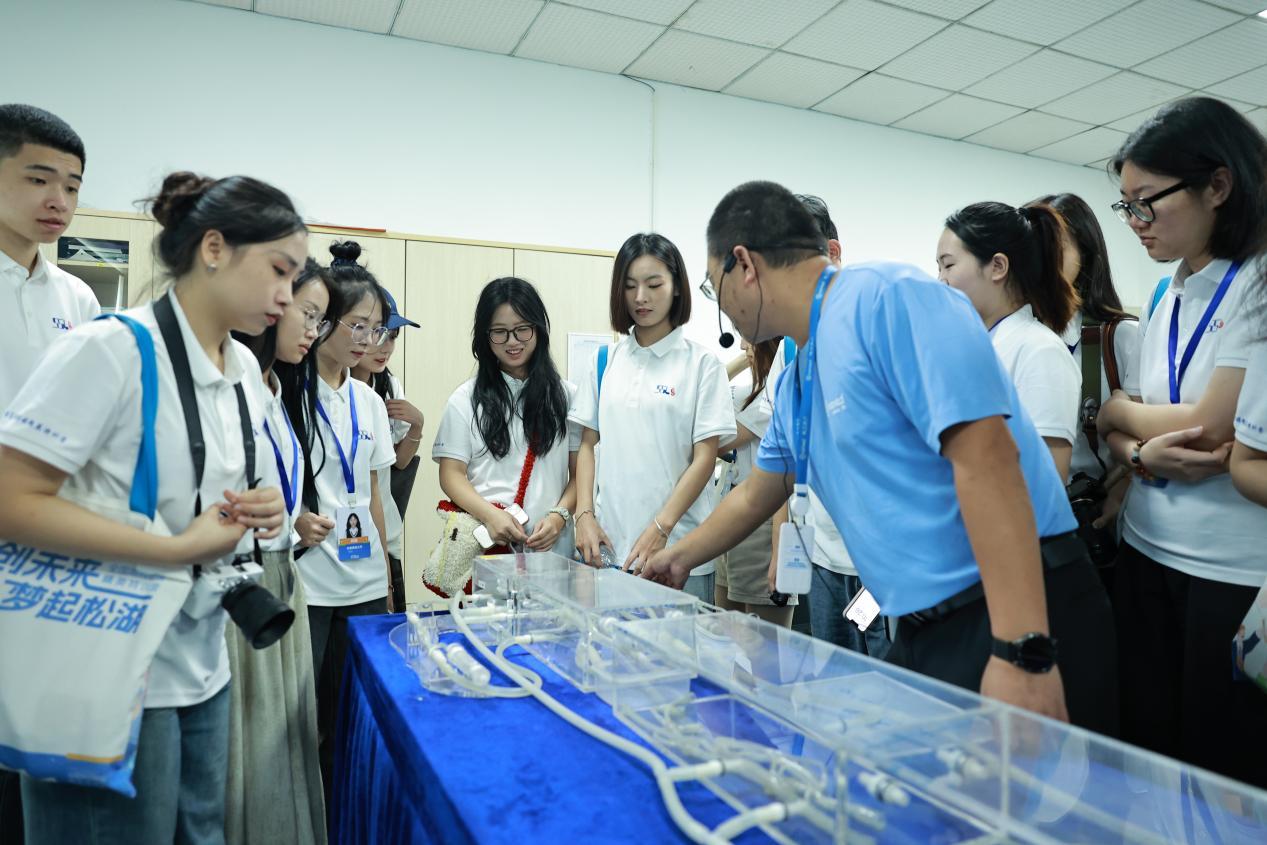 全国高校校媒精英特训营活动走进东莞松山湖(图1) 全国高校校媒精英特训营活动走进东莞松山湖(图1)