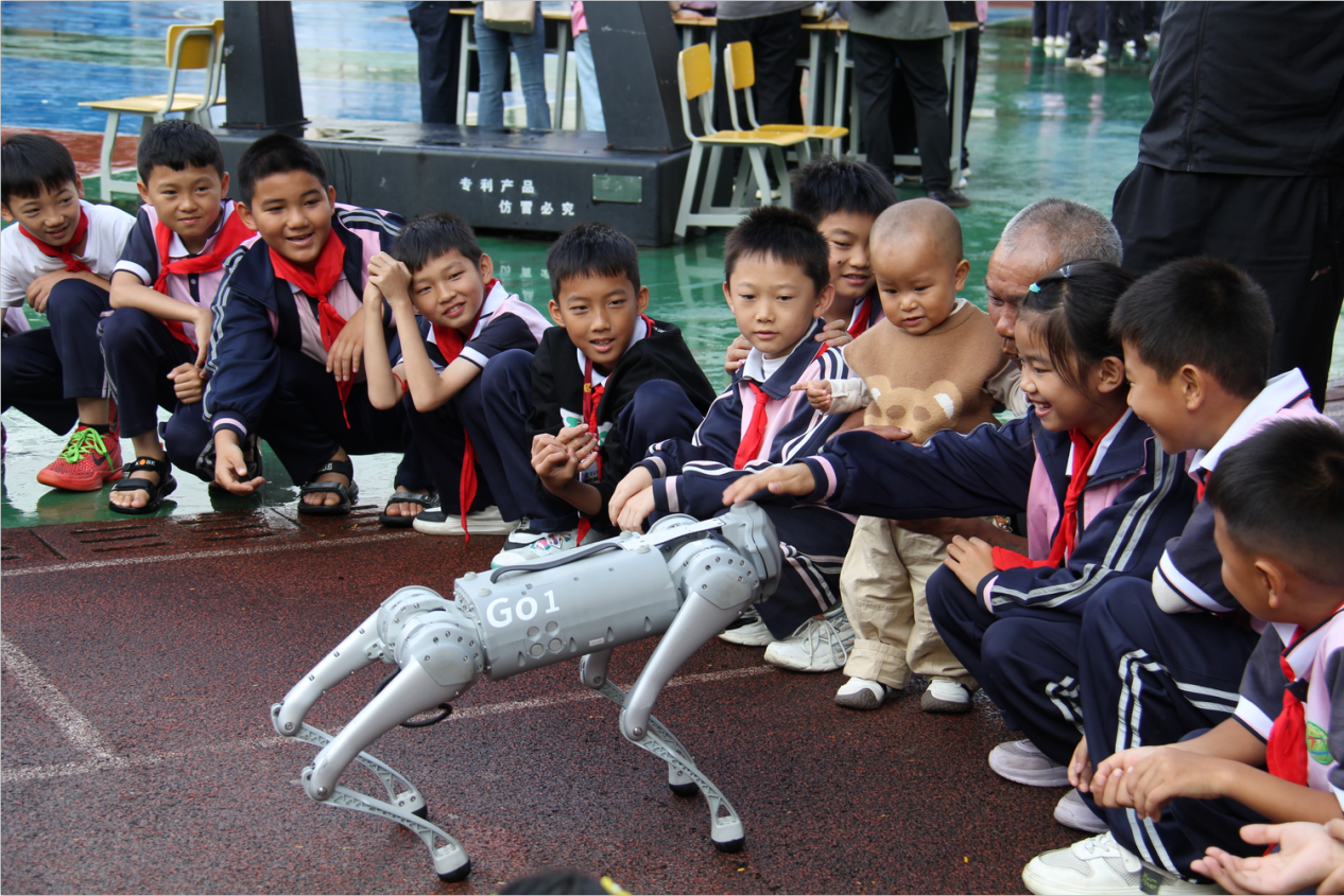 云南红河:科普之花在边境校园绽放(图5) 云南红河:科普之花在边境校园绽放(图5)