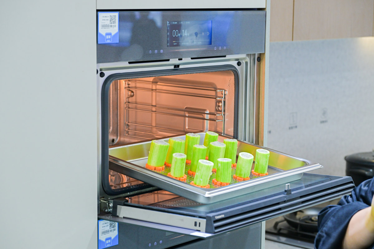 3倍增长!卡萨帝全嵌智慧厨房亮相厨卫展(图2) 3倍增长!卡萨帝全嵌智慧厨房亮相厨卫展(图2)