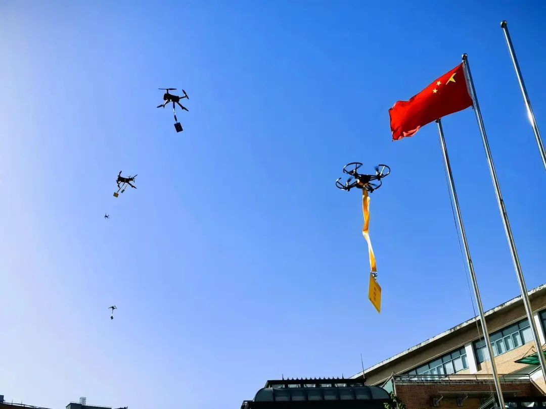 AI作画、和机器人猜拳……徐汇校园刮起了科技“旋风”(图4)