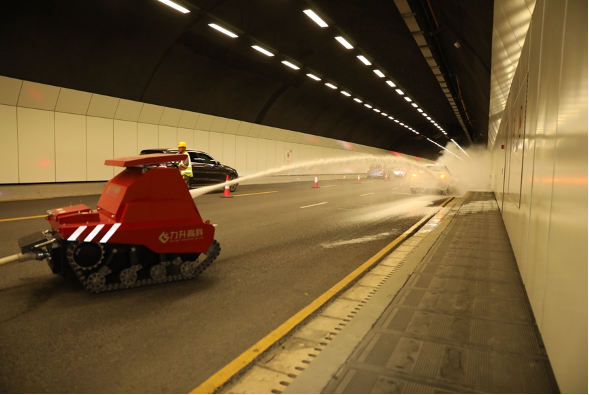 隧道火灾束手无策？力升高科千度耐高温消防机器人给出了解决方案！(图6)