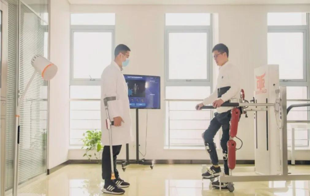 拿下关键融资！这家成都机器人公司正将“脑机接口+外骨骼”带入市场(图7)