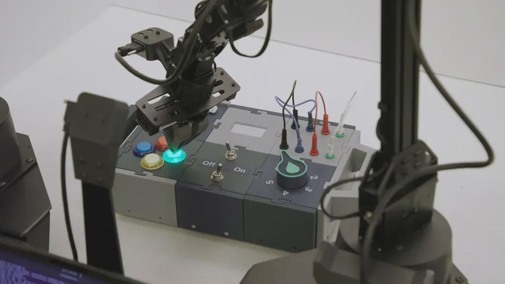 微软Rho-alpha模型能否把机器人真正带入物理智能的世界？(图2)